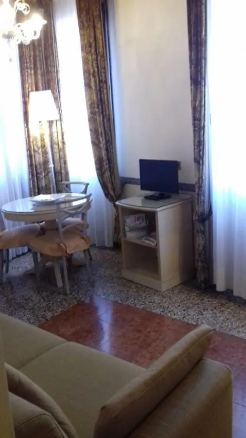 Suites Del Doge Venice 0*,